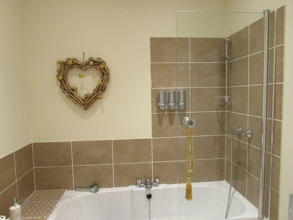 Apartment 5 - Two Bedroom Luxury Apartment Close To Town, Mainline Rail & Theatre Stylish And Comfortable Дарлінгтон Екстер'єр фото